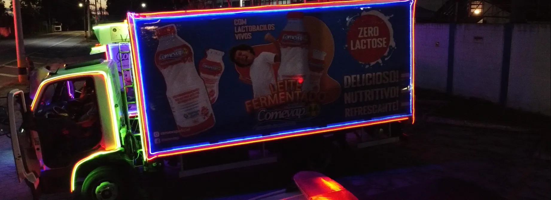 Carreata de Natal da Comevap encanta crianças em Roseira