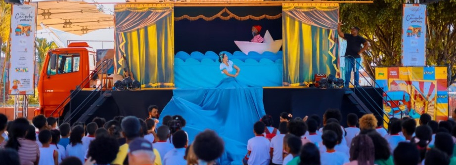 Teatro a Bordo chega em Roseira trazendo cinema, contação de histórias e teatro