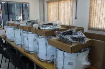Prefeitura entrega novos instrumentos para Fanfarra de Roseira