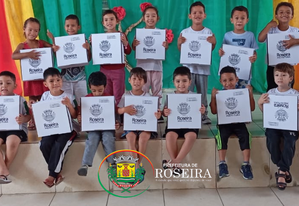 Secretaria de Educação entrega material escolar para alunos