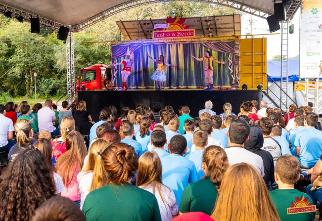 Roseira vai sediar o Teatro a Bordo; primeiro teatro móvel solar do Brasil 